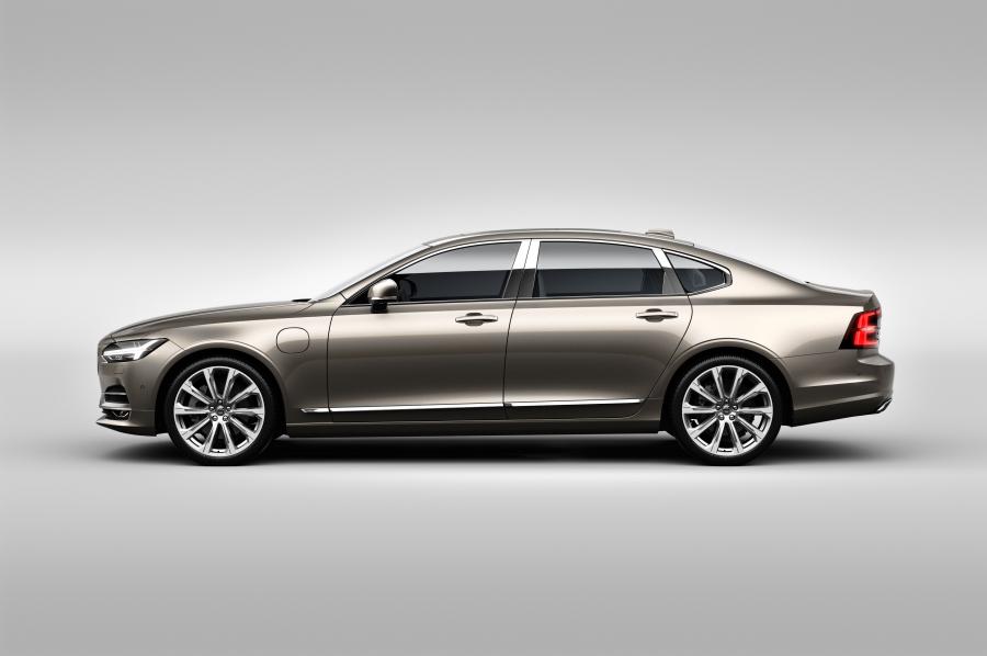 Volvo S90 T8 Excellence 2017 года  (фото 3 из 7)